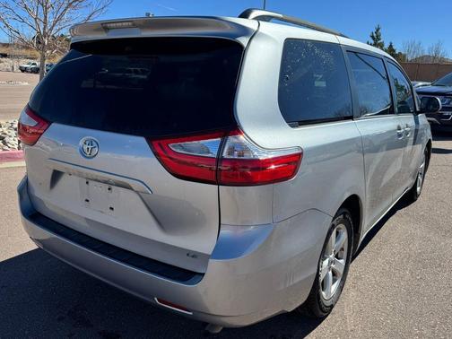 2015 Toyota Sienna LE