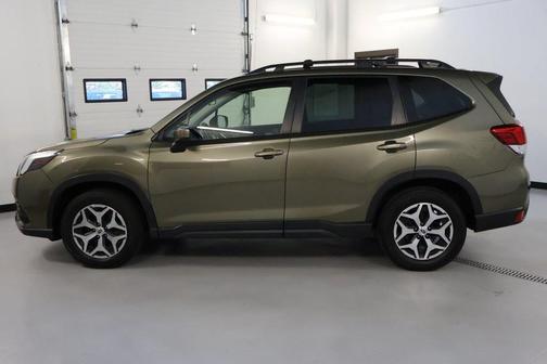 Autumn Green Metallic 2023 Subaru Forester Premium