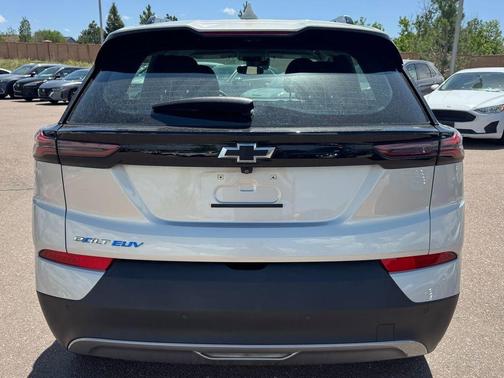 Silver Flare Metallic 2022 Chevrolet Bolt EUV LT