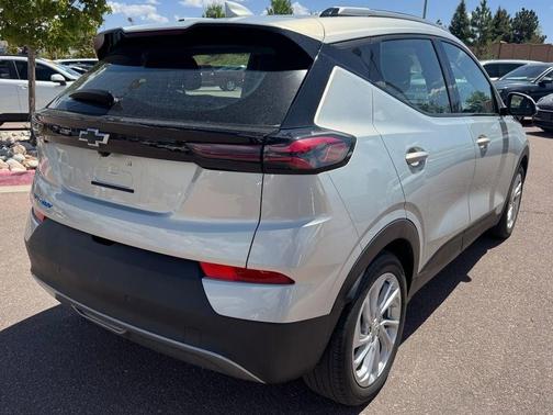Silver Flare Metallic 2022 Chevrolet Bolt EUV LT