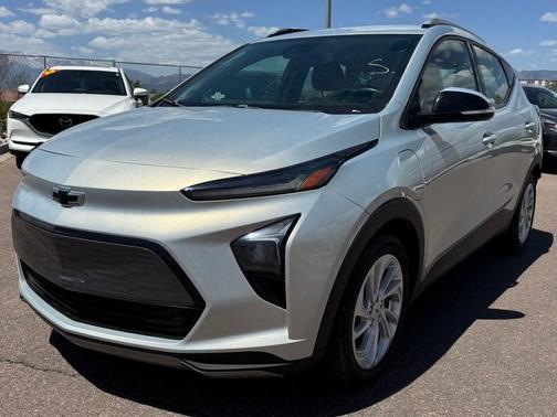 Silver Flare Metallic 2022 Chevrolet Bolt EUV LT