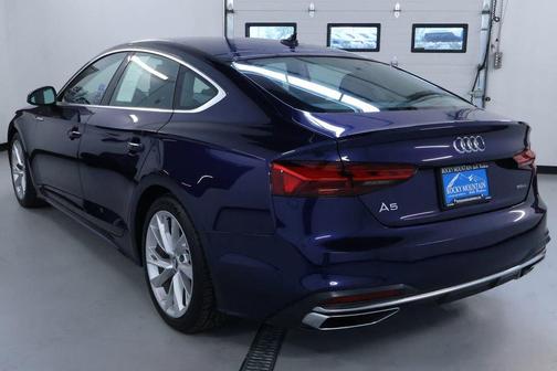 Navarra Blue Metallic 2021 Audi A5 Sportback Premium Plus
