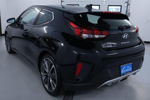 Ultra Black 2020 Hyundai Veloster 2.0 Premium