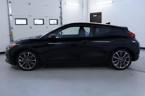 Ultra Black 2020 Hyundai Veloster 2.0 Premium