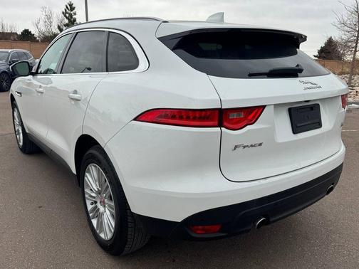 2019 Jaguar F-PACE 30t Portfolio
