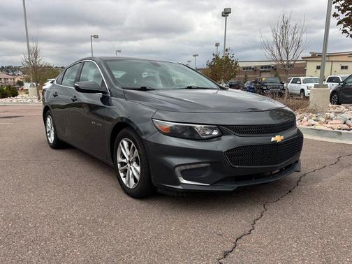 Nightfall Gray Metallic 2018 Chevrolet Malibu LT