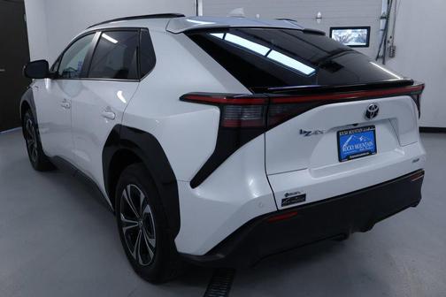 2024 Toyota bZ4X XLE