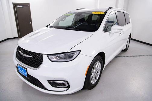 2022 Chrysler Pacifica Touring-L