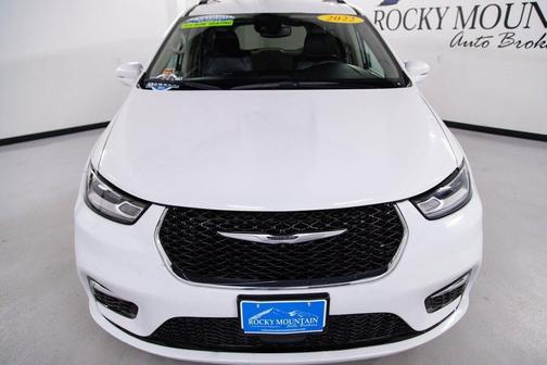 2022 Chrysler Pacifica Touring-L