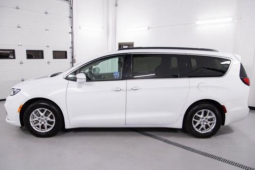 2022 Chrysler Pacifica Touring-L