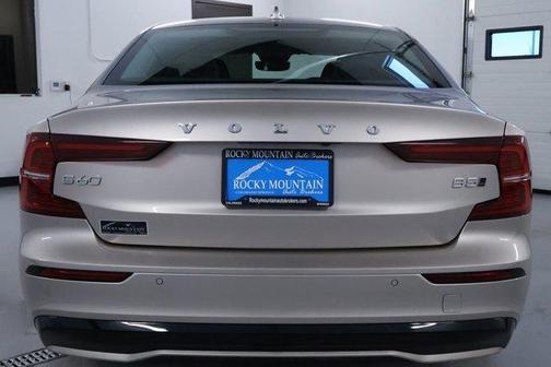 2024 Volvo S60 B5 Core Dark Theme