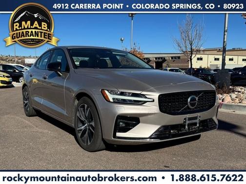 2024 Volvo S60 B5 Core Dark Theme