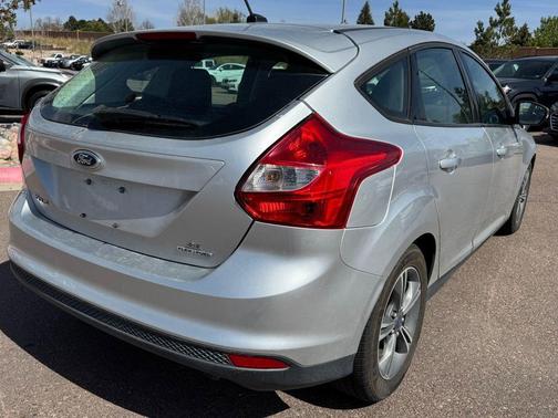 Ingot Silver 2014 Ford Focus SE