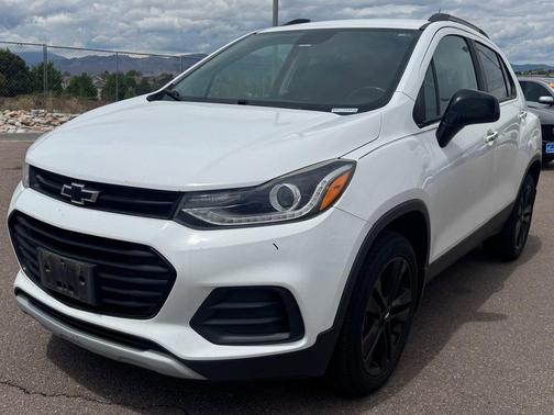 Summit White 2018 Chevrolet Trax LT