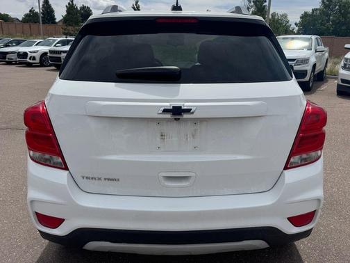 Summit White 2018 Chevrolet Trax LT