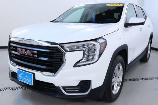 Summit White 2024 GMC Terrain SLE