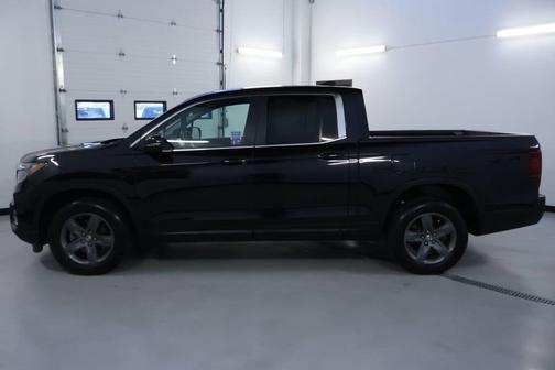Crystal Black Pearl 2022 Honda Ridgeline RTL