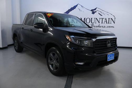 Crystal Black Pearl 2022 Honda Ridgeline RTL
