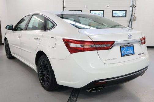 White 2017 Toyota Avalon XLE Touring