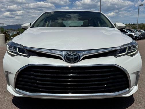 White 2017 Toyota Avalon XLE Touring