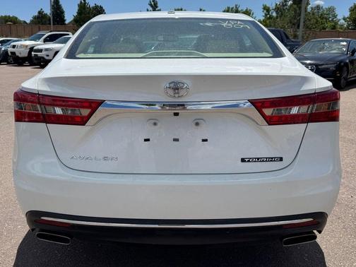 White 2017 Toyota Avalon XLE Touring