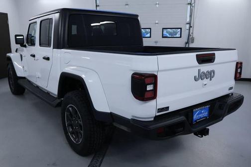 Bright White Clearcoat 2020 Jeep Gladiator Overland