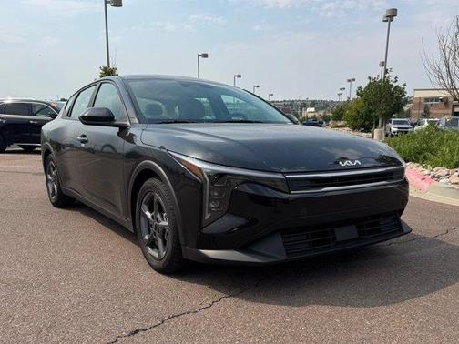 Aurora Black Pearl 2025 Kia K4