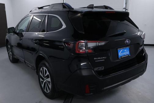 Crystal Black Silica 2022 Subaru Outback Premium