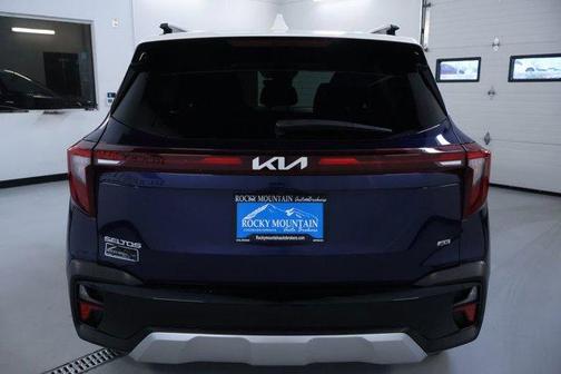 Dark Ocean Blue / White Roof 2024 Kia Seltos S
