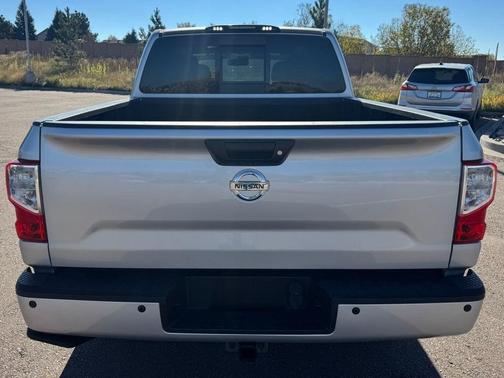 2017 Nissan Titan SV