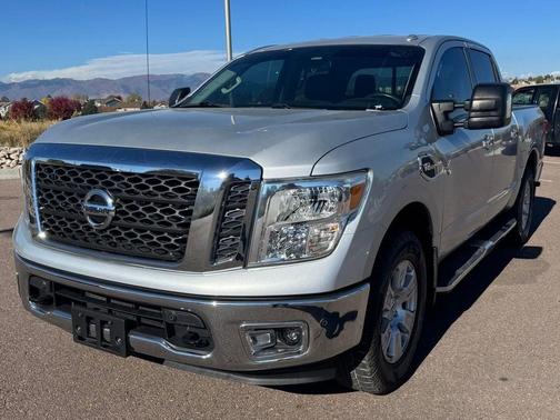 2017 Nissan Titan SV