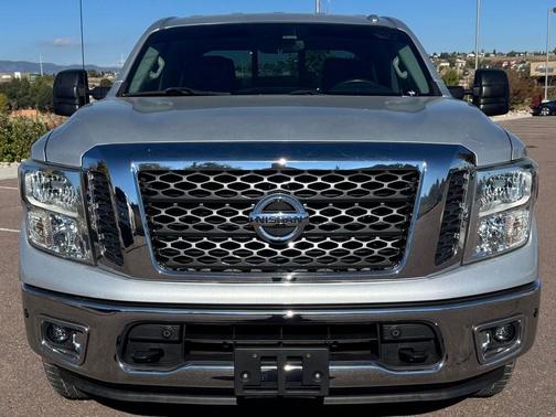 2017 Nissan Titan SV