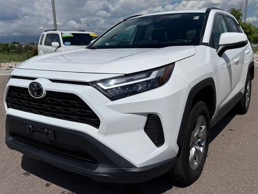 2022 Toyota RAV4 XLE