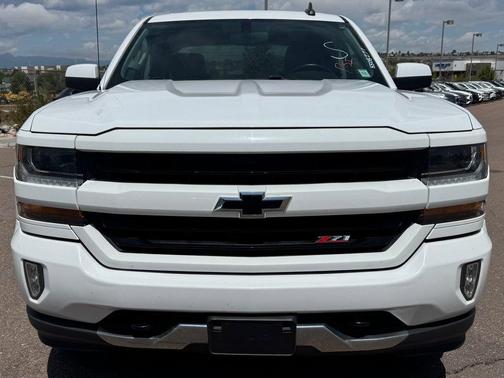 Summit White 2018 Chevrolet Silverado 1500 2LT