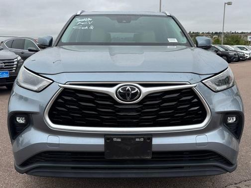 Moon Dust 2021 Toyota Highlander XLE
