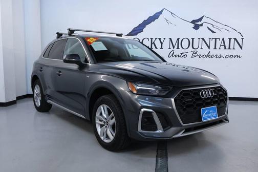 Daytona Gray Pearl Effect 2022 Audi Q5 45 S line quattro Premium