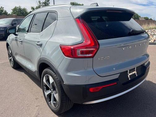 Bright 2024 Volvo XC40 B5 Plus Bright Theme