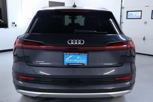 2019 Audi e-tron Premium Plus