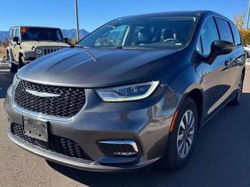 2023 Chrysler Pacifica Hybrid Touring L