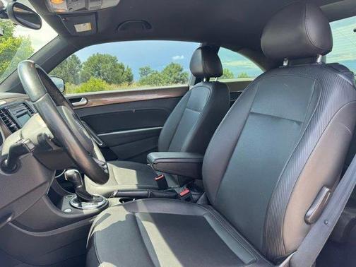 2013 Volkswagen Beetle 2.0L TDI