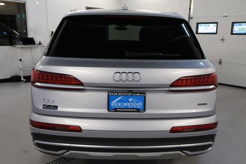 Florett Silver Metallic 2022 Audi Q7 55 Premium Plus