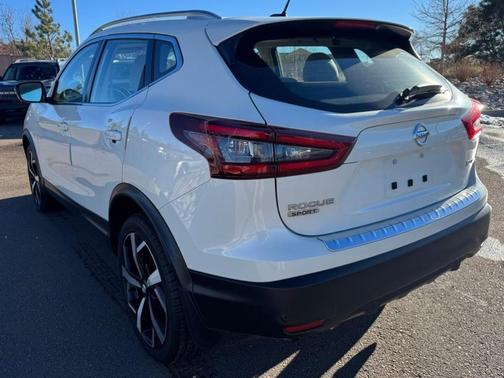 2022 Nissan Rogue Sport SL