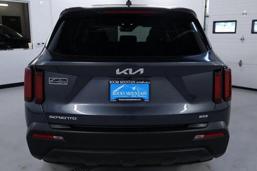 2023 Kia Sorento LX