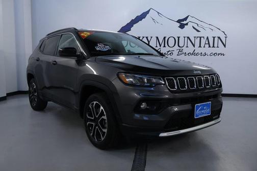 Granite Crystal Clearcoat Metallic 2023 Jeep Compass Limited