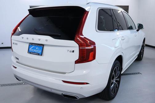 2020 Volvo XC90 T6 Momentum 7 Passenger