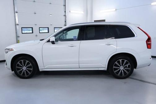 2020 Volvo XC90 T6 Momentum 7 Passenger