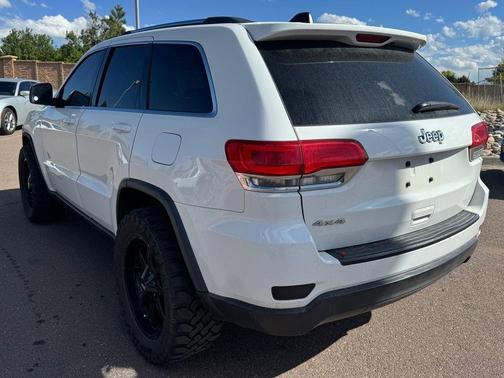 Bright White Clearcoat 2016 Jeep Grand Cherokee Laredo