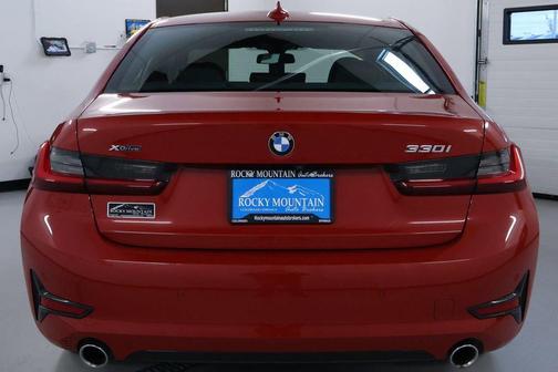 2022 BMW 330 i xDrive