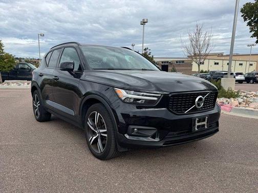 2019 Volvo XC40 T5 R-Design