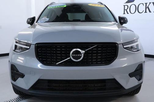 2024 Volvo XC40 B5 Core